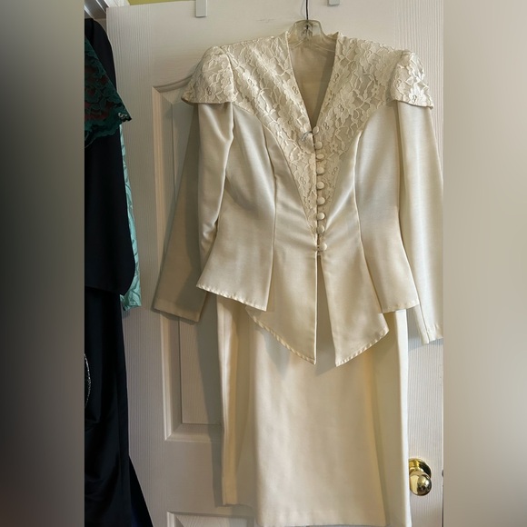 Ivory two piece suit dress - Picture 1 of 5